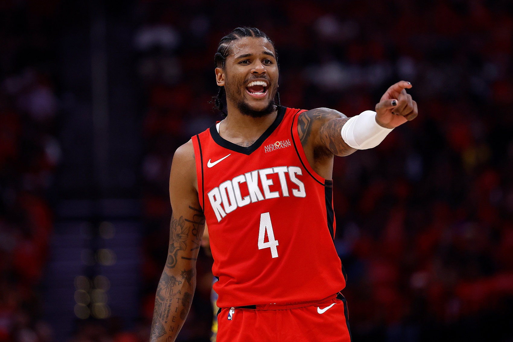 局气?杰伦-格林放弃了693万交易保证金中的643万 促成交易配平