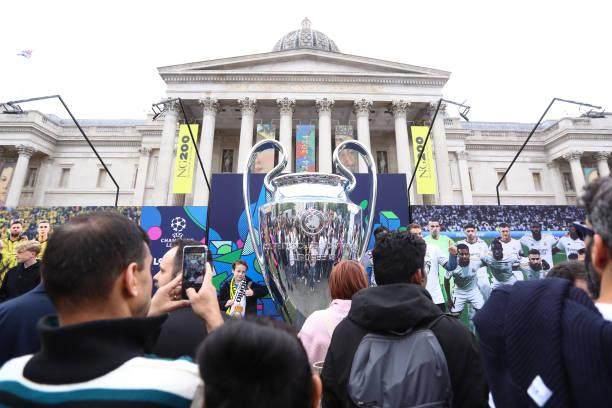 百家乐下载安卓/IOS手机版-【现场手记】无趣决赛的美丽球迷