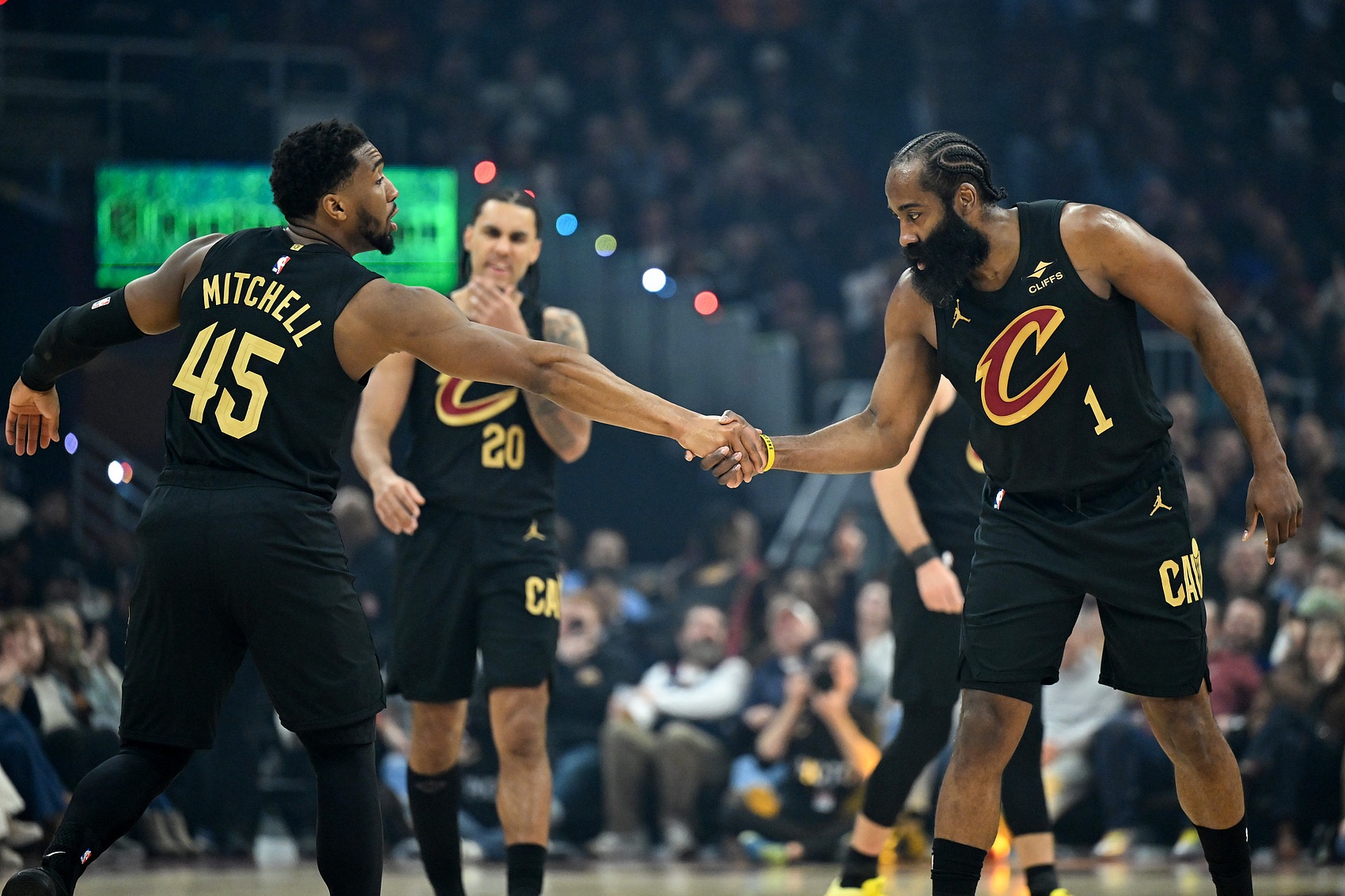 手机版游戏-NBA彩经:湖人德比战击沉快船 骑士客场大胜黄蜂 掘金击败开拓者